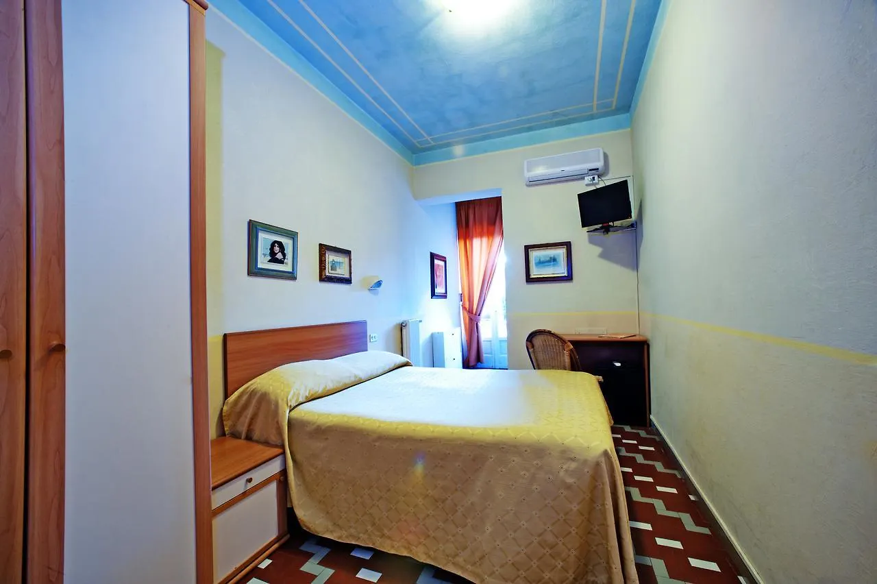***  Hotel Luciana 마리나디마사 이탈리아